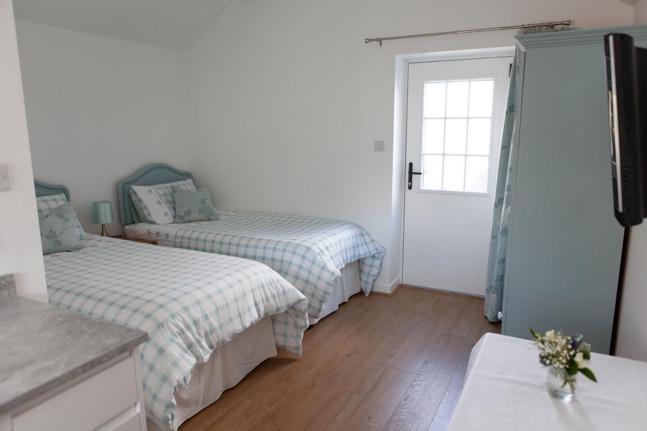 Elm Cottage Touring Park Whitegate  Buitenkant foto